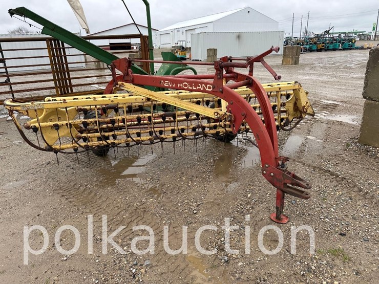 new-holland-260-image-1