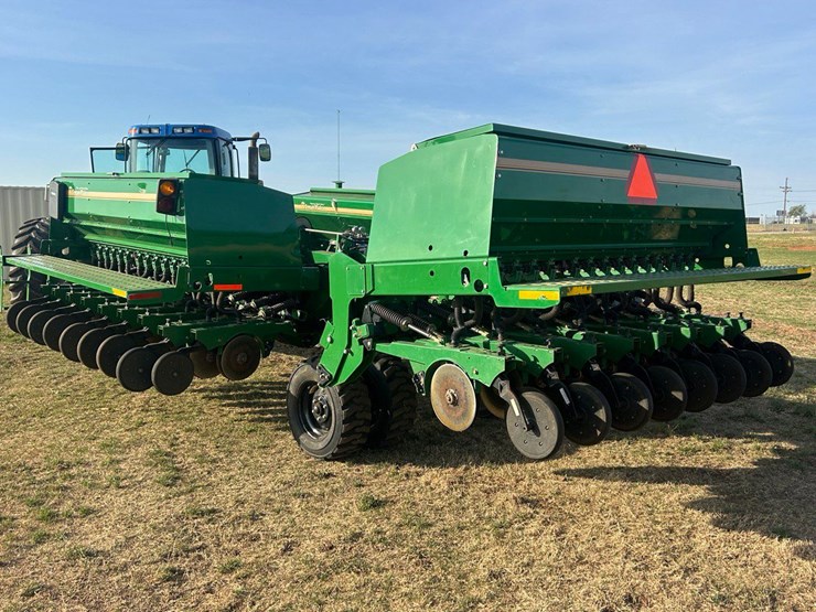 great-plains-3s3000hd-image-3