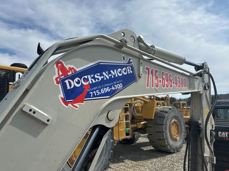 2014-takeuchi-tb240-image-15