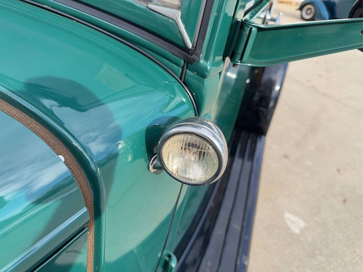 1934-international-c-1-canopy-express-image-38