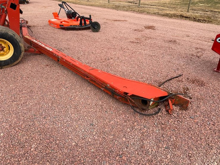 new-holland-116-image-3