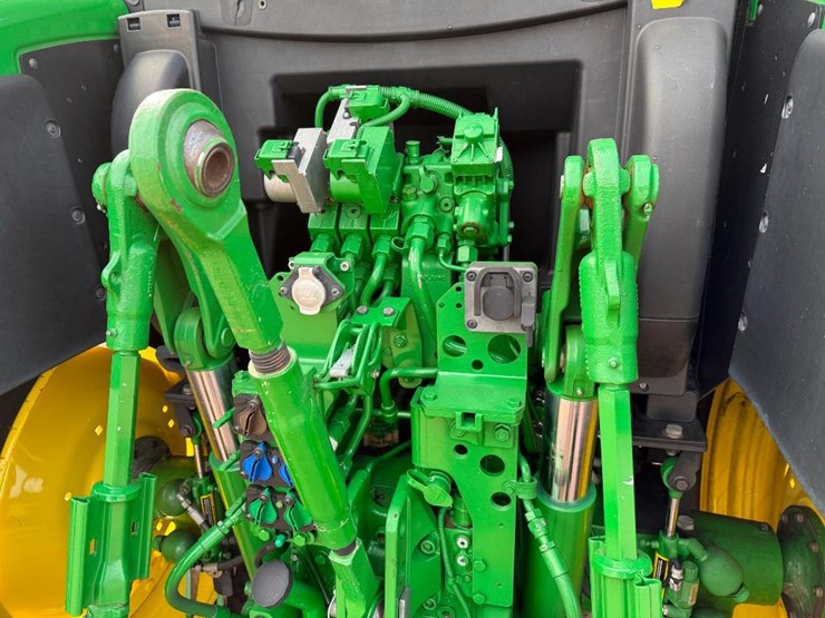 john-deere-6130r-image-31