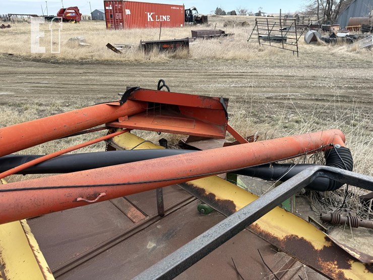 wheatheart-end-dump-drill-fill-image-2