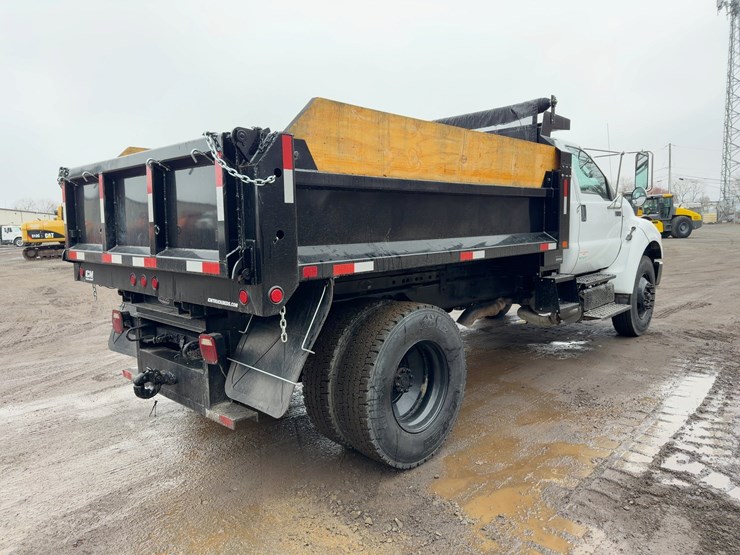 2013-ford-f750-xl-image-5