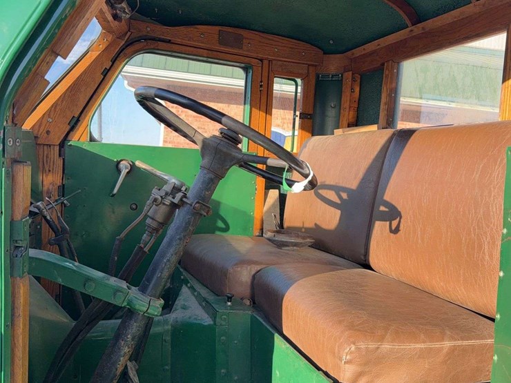 autocar-u70-truck-tractor-image-33