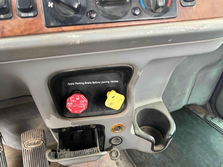 2005-caterpillar-c15-image-14