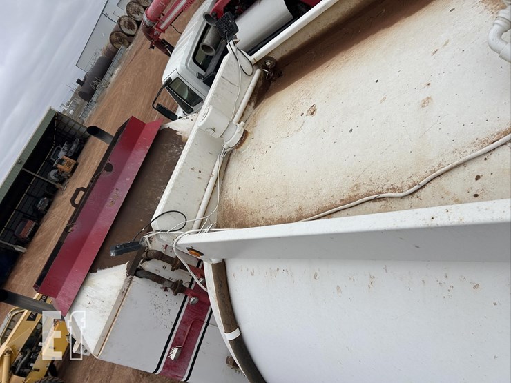 2004-peterbilt-357-image-67