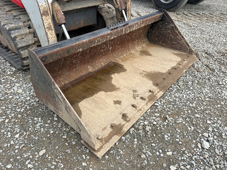 takeuchi-tl240-image-14