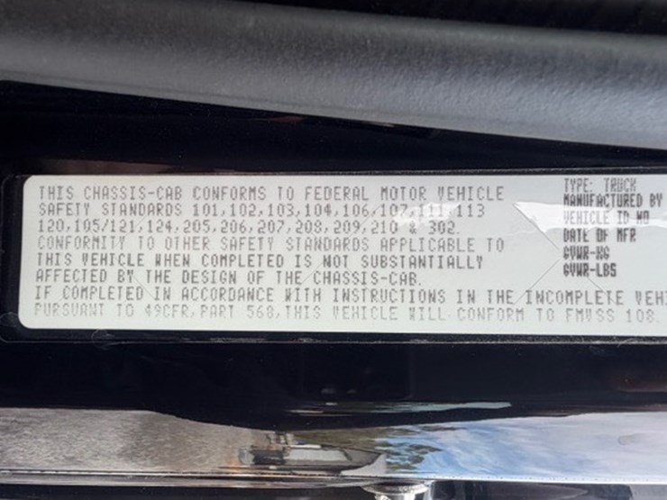 2008-freightliner-m2-106-image-61