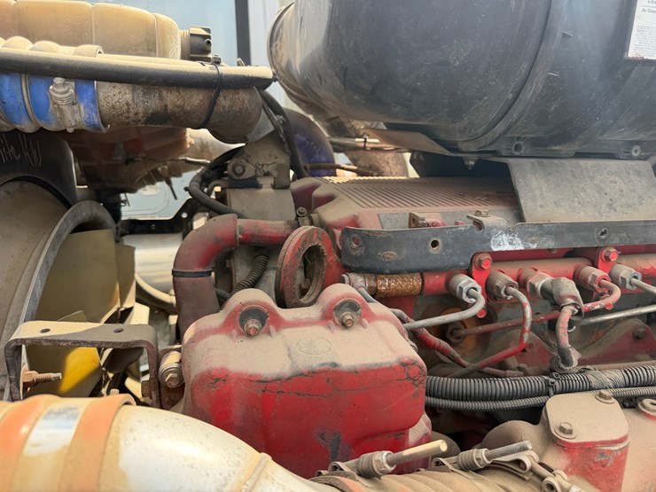 2012-kenworth-900b-image-58