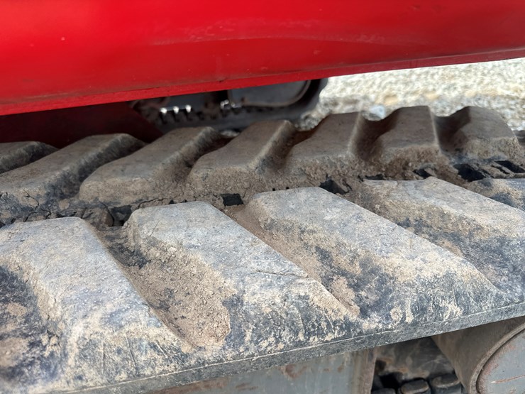 2014-takeuchi-tb240-image-57