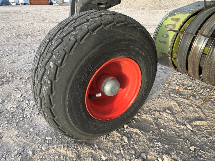 2020-claas-380-image-17