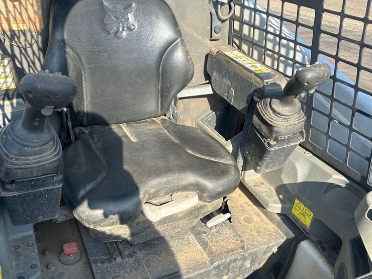 2021-bobcat-t450-image-13