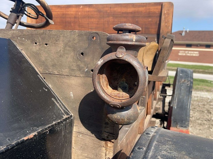 international-highwheeler-image-13