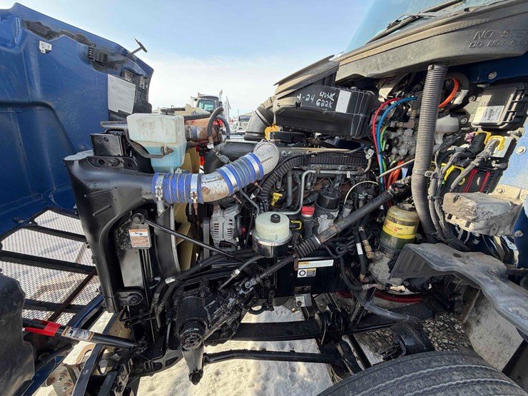 2016-peterbilt-579-image-19