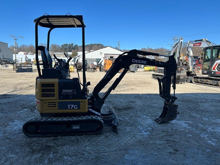 2017-deere-17g-image-5