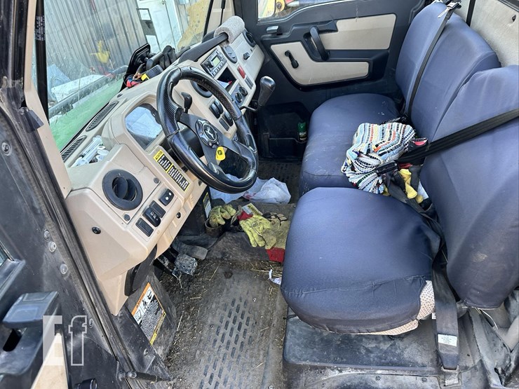 2019-john-deere-gator-xuv-835r-image-15