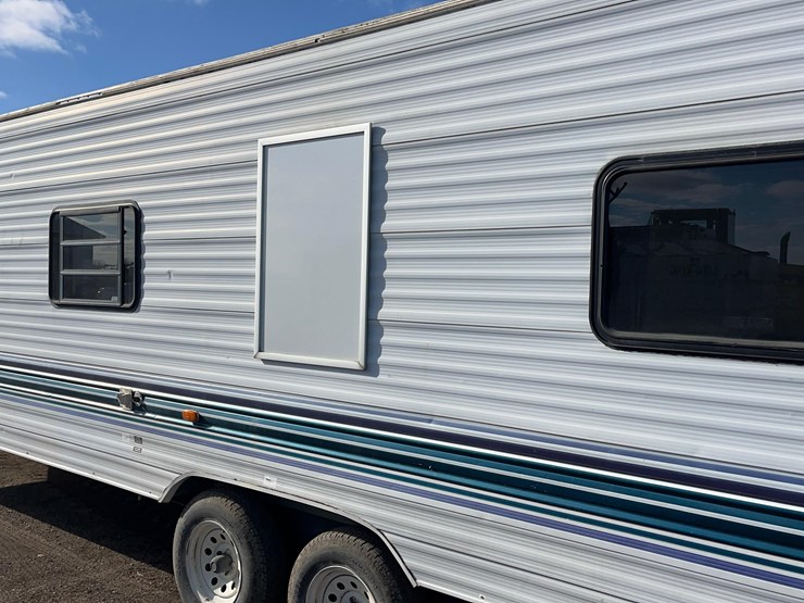 1997-gulf-stream-camper/office-image-20