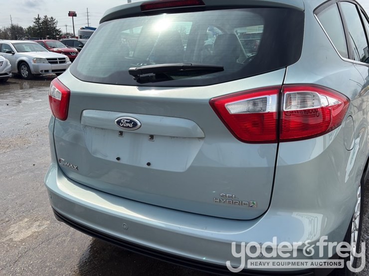 2013-ford-cmax-image-15