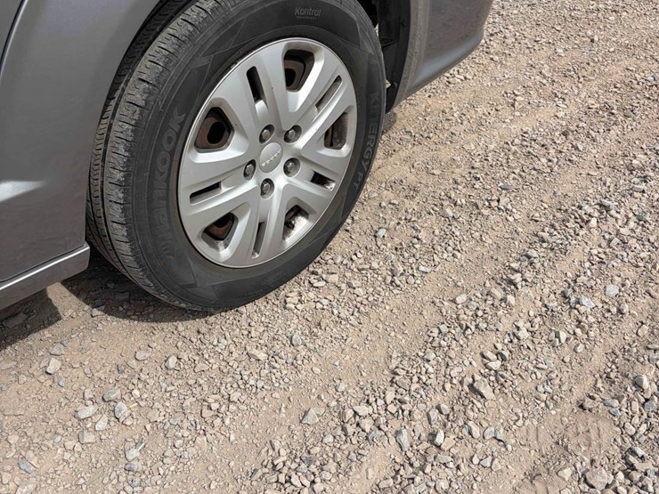 2015-dodge-grand-caravan-image-8