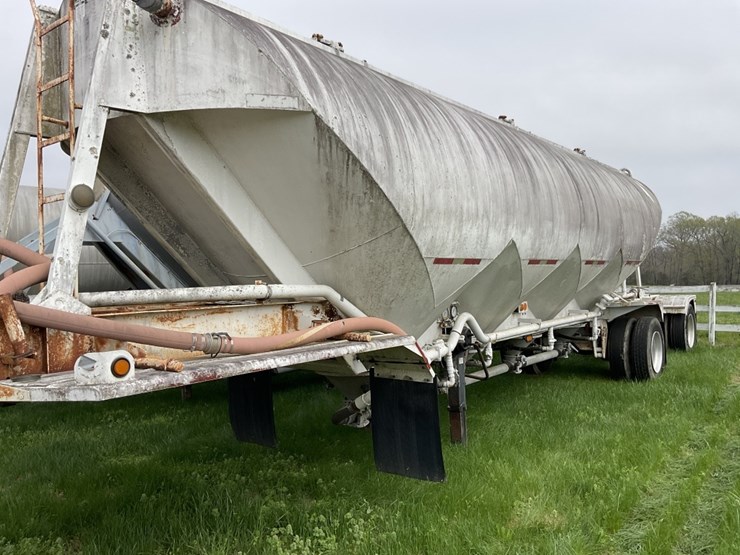 1973-fruehauf-tanker-image-1
