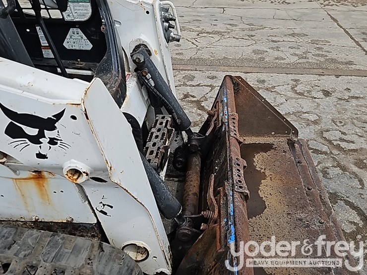 2020-bobcat-t590-image-13
