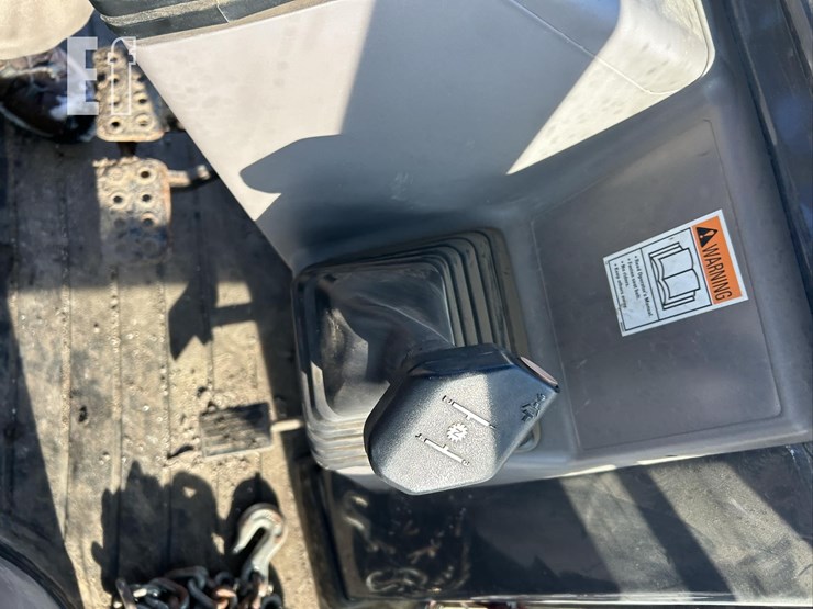 2000-case-570m-xt-image-43