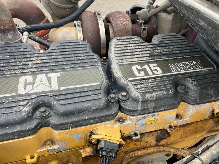 2005-caterpillar-c15-image-19