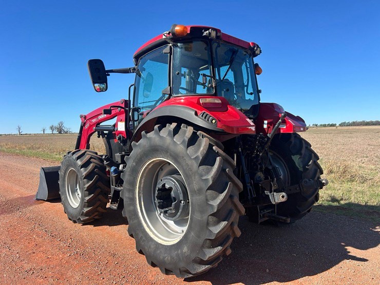 2019-case-ih-farmall-120u-image-3