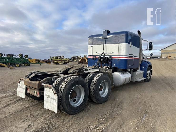 2014-peterbilt-384-image-5