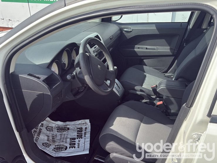 2009-dodge-caliber-image-18