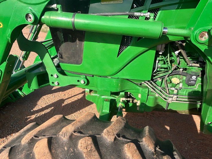 john-deere-6115d-image-28