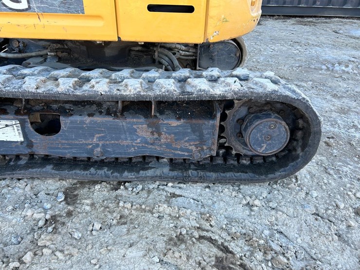 2017-deere-17g-image-18