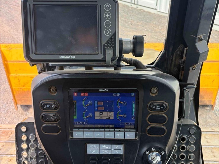 2020-komatsu-d51pxi-24-image-16