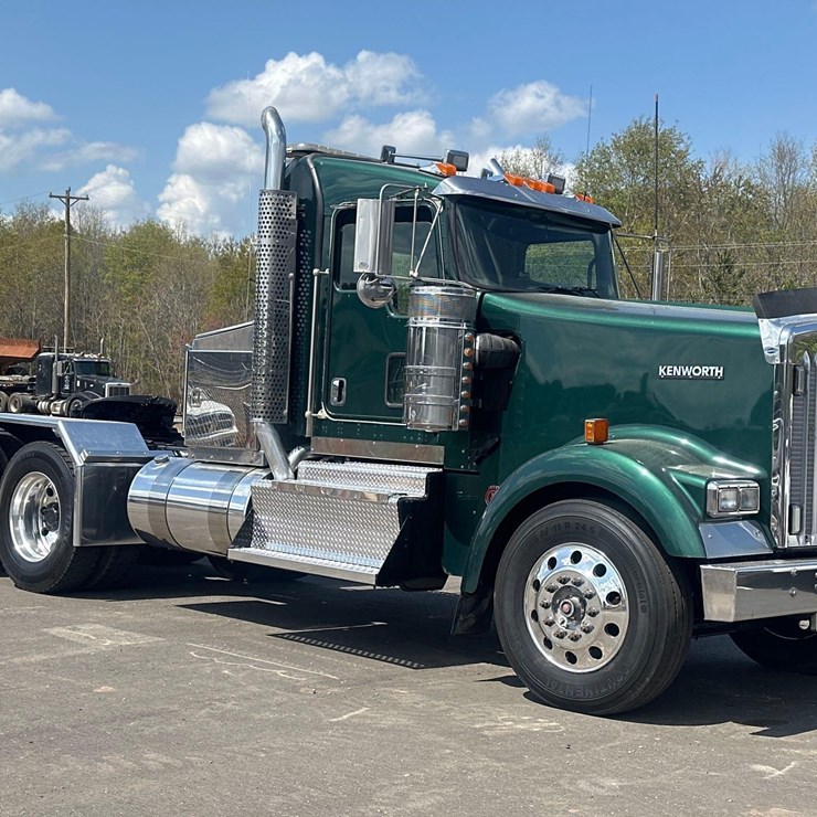 2016 KENWORTH W900L