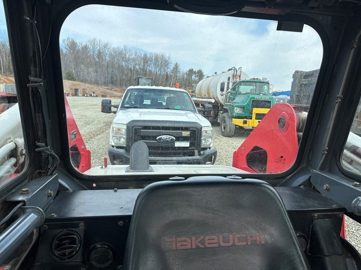 takeuchi-tl240-image-41