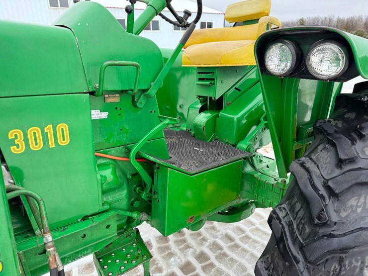 john-deere-3010-image-35