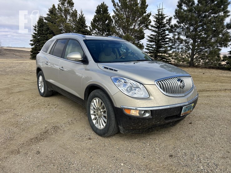 2011-buick-enclave-image-1