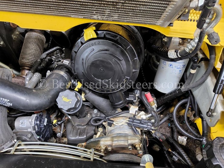 2017-new-holland-c232-image-18