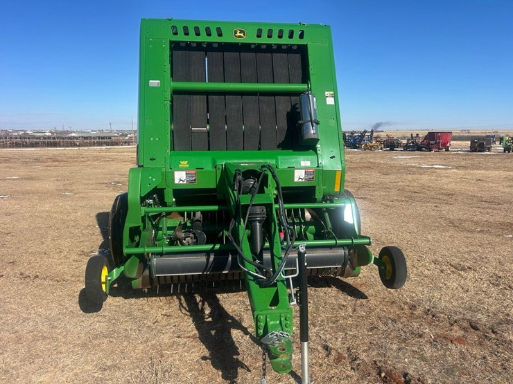 2024-john-deere-561r-image-17