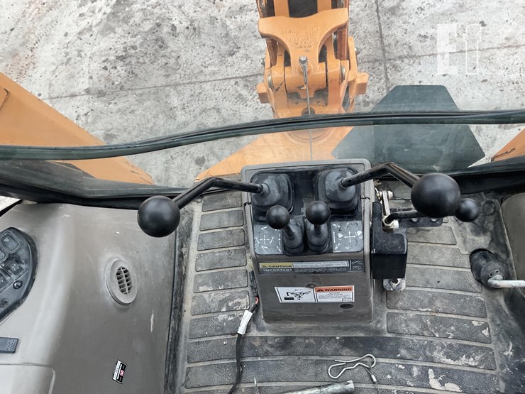 2014-case-590sn-image-13