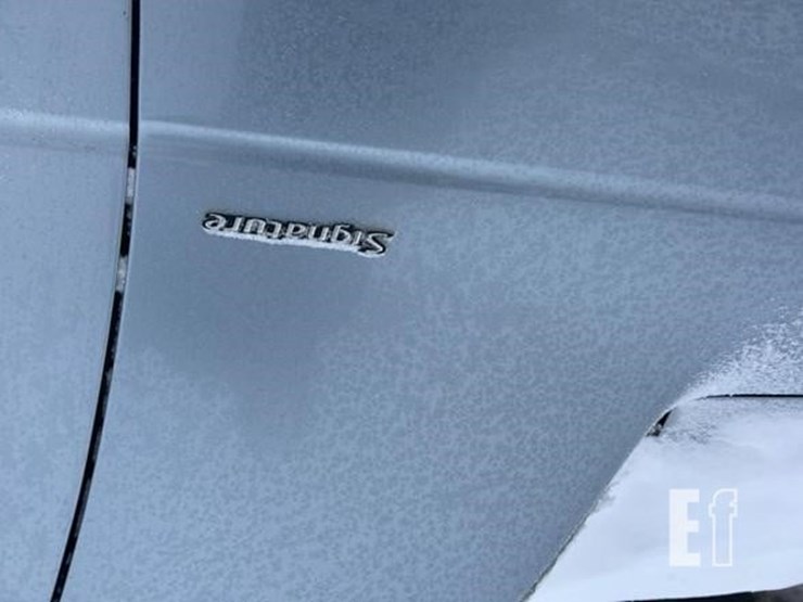 2005-lincoln-towncar-image-25