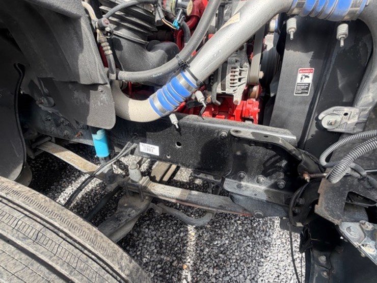 2008-freightliner-m2-106-image-95