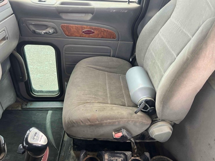 2005-caterpillar-c15-image-15