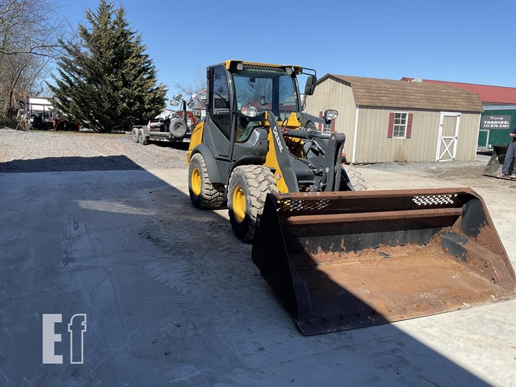 2021-deere-304l-image-6