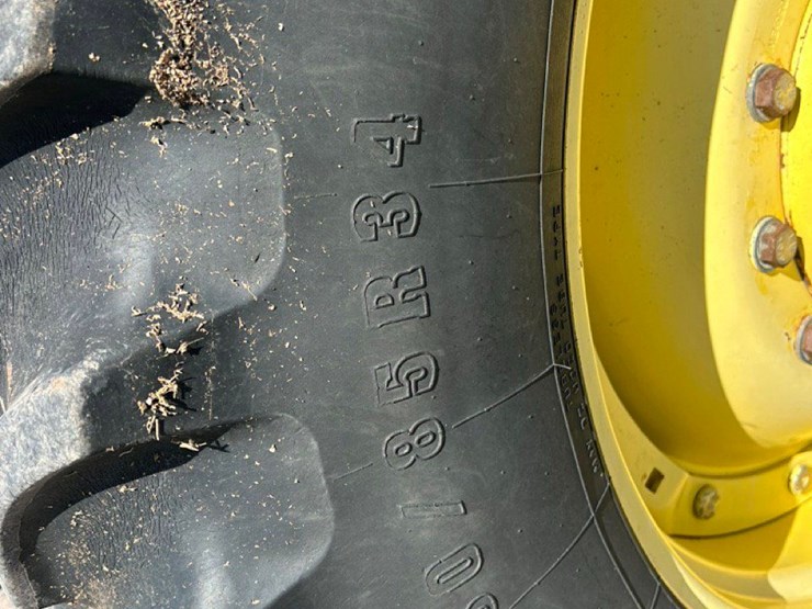 1996-john-deere-8200-image-22