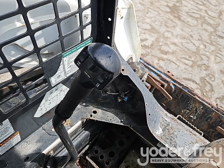 2020-bobcat-t590-image-27