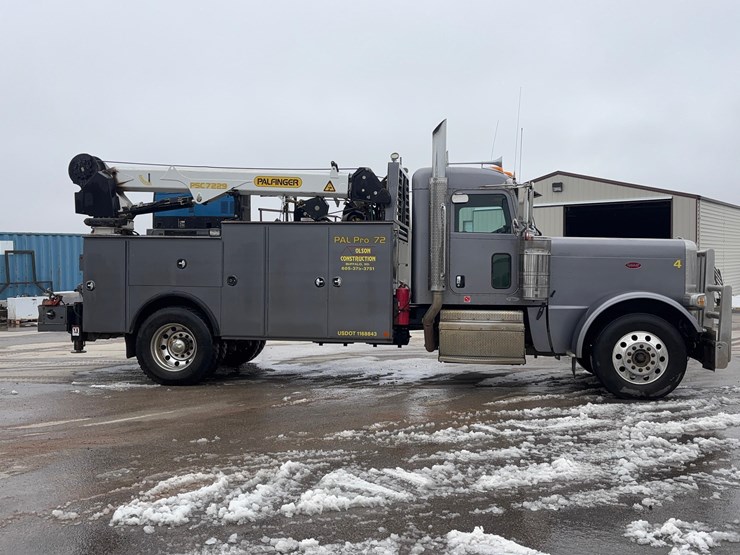 2014-peterbilt-389-image-4