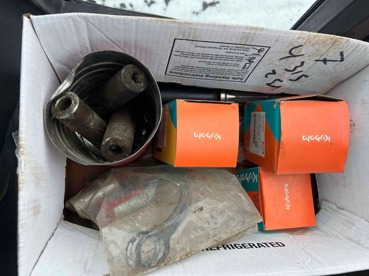 2016-kubota-m6-131-image-22