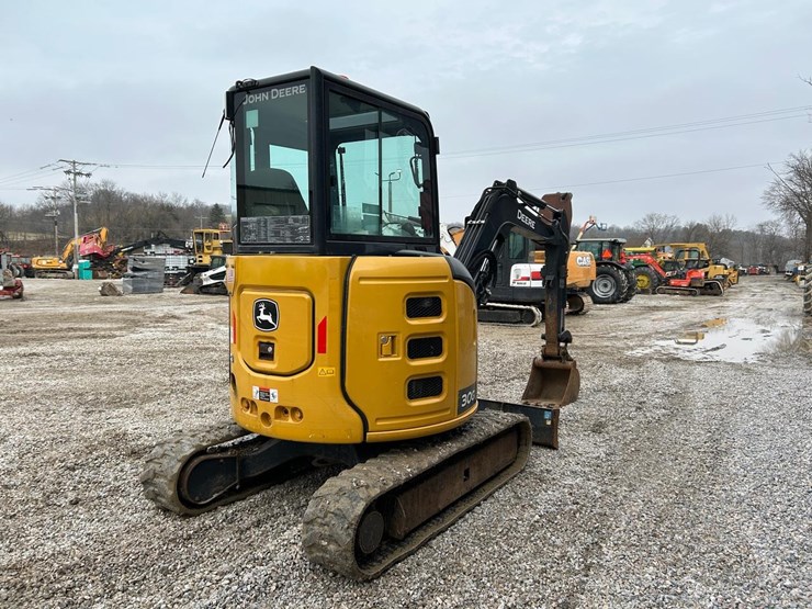 2022-deere-30g-image-4